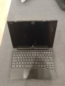 Fujitsu Stylistic Q704 hybrid