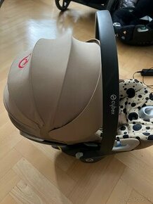 Autosedacky cybex cloud z 1 a isofix baze Karolina Kurkova - 1