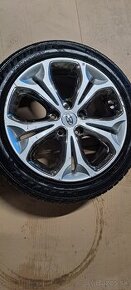 Predám originál alu set Hyundai 17"-5x114.3+225/45r17 zimné