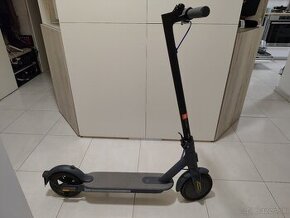 Elektrická kolobežka Xiaomi MI Scooter 3