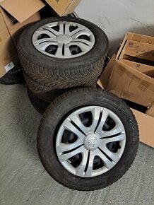 Pneu 195/65 R15 s diskami a puklicami