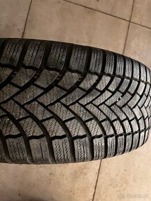 Bridgestone 225/60R17 zimne