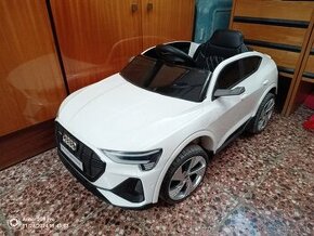 Elektricke autíčko Audi e-tron 4x4