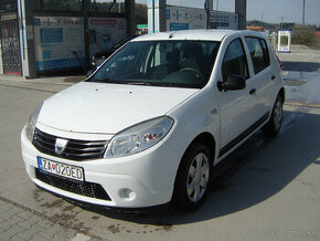 Predam Dacia Sandero 1.4. Benzin 55kw