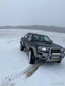 Predám Nissan navara d22