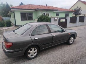 Nissan Almera