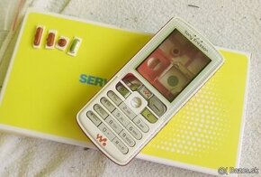 SONY ERICSSON W800i - NOVÝ KOMPLETNÝ KRYT