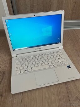 Notebook Samsung 905S 4core , 4GB Ram, SSD, Win10 tiny10