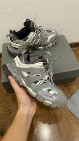 Balenciaga track