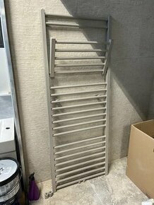 Predám závesný radiator 155x60cm s výklopným držiakom - 1