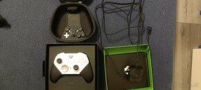 Xbox ovládač Elite series 2 s puzdrom a prídavnými páčkami