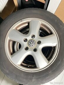 Letne pneu + hlinikove disky r15 vw golf 5