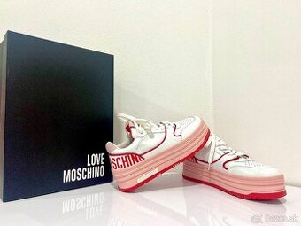 Nové dámske tenisky Love Moschino