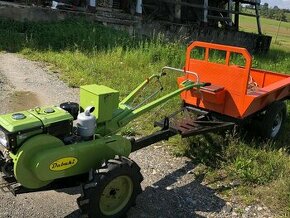 Dvoukolový traktor Bizon s návěsem