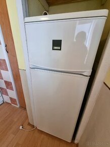 Chladnicka Zanussi ZRT23100WA