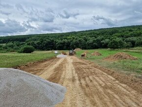 Slnečný stavebný pozemok Zlatníky 768m2 - na predaj