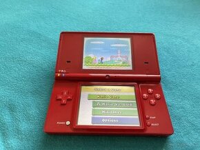 Nintendo DSi hacknute, so 4 GB kartou plnou hier