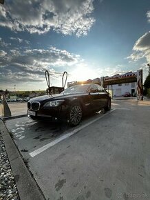 BMW 750i xdrive - 1