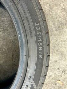 Predám pneu 235/45r18 Dunlop - 1