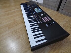 Korg PA5x-76.