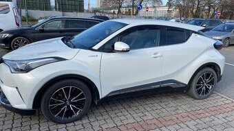 Toyota C-HR 1,8 Hybrid. EXECUTiVE - Automat