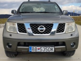 Nissan Pathfinder 2,5 DCi XE WEBASTO