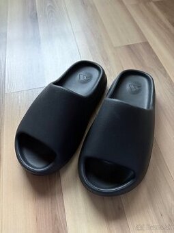 Yeezy slide