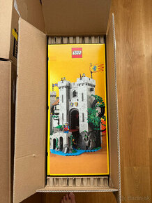 10305 LEGO Lion Knights' Castle