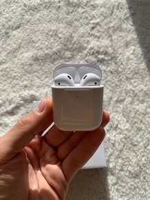 Apple AirPods 2