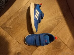 Adidas tenisky 25