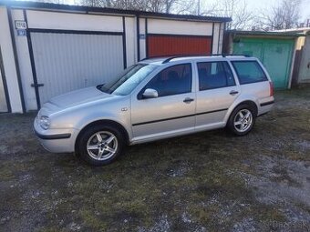 Volkswagen Golf Variant 1. 6 benzín,R.v.2001