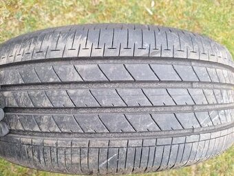 Predám pneu Bridgestone 215/45 r18 - 1