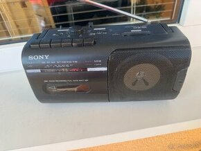 Predam prenosné radio SONY CFM-10L