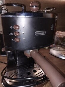 Pákový espresso kávovar DeLonghi Icona Vintage ECOV 311. BK