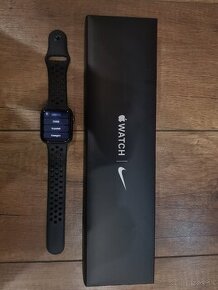 Apple Watch SE 44mm Nike Edition