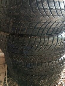 Predám zimné pneumatiky 235/70R16 - 1