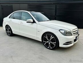 Mercedes C300d - diesel - 4matic - automat - FULL výbava - 1