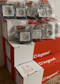 legrand valena life zásuvky, elektroinštalačný materiál