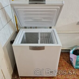 Mraziak Beko HSA 13530