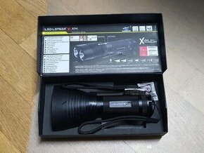 Tato LED svítilna řady LEDLENSER®Xtreme 450lum