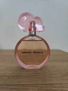 Ariana Grande Cloud pink