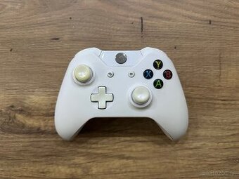 Ovládač na Xbox One White