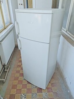 Predám chladničku Electrolux 141cm