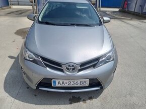 Toyota Auris 1.6 97kw benzín 2013