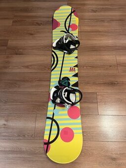 Predám dámsky snowboard s viazaním Westige, 154 cm