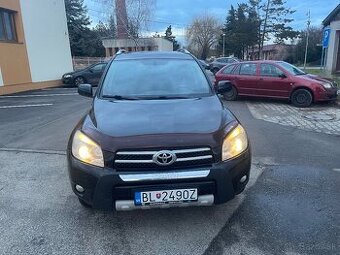 Predám Toyota rav4 2.2d4d 100kw rok 2008/12