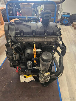 motor VW GOLF 1,9TDI AJM - 1