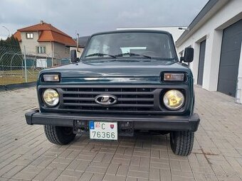 Lada niva 4x4  1.7 benzín 2010 25000km