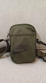 Predám novú Nike Heritage Crossbody Bag