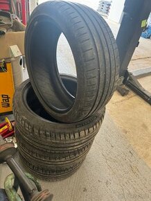 Michelin Pilot Sport 4 - 225/40 R18